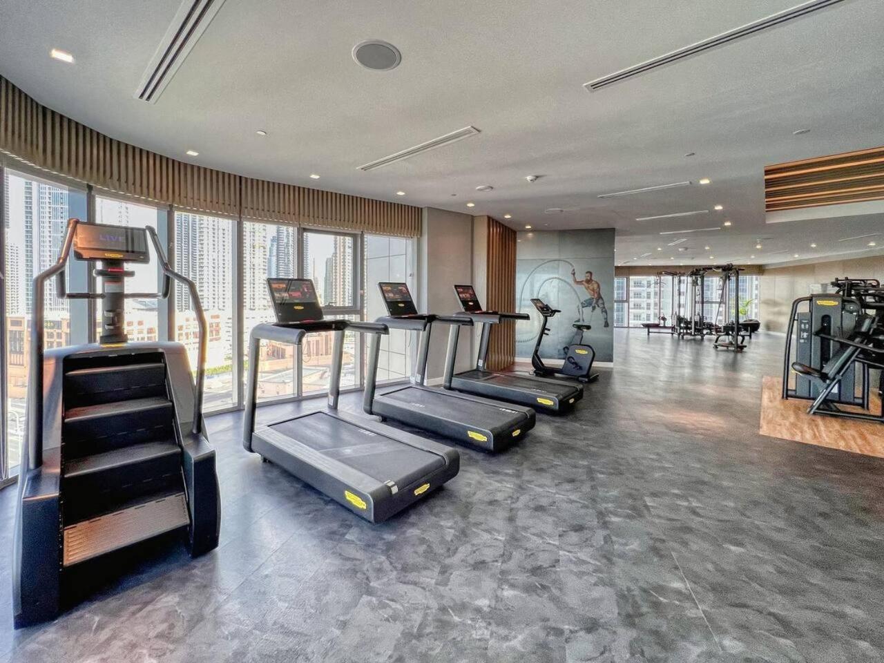 Apartment Stunning 1bhk In Prime Location 5 Star Amenities