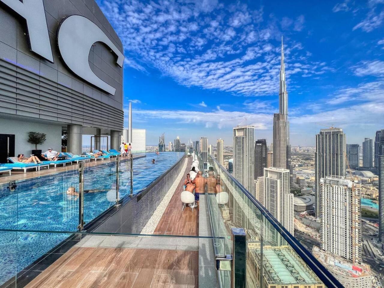 Stunning 1bhk In Prime Location 5 Star Amenities Apartment Dubai